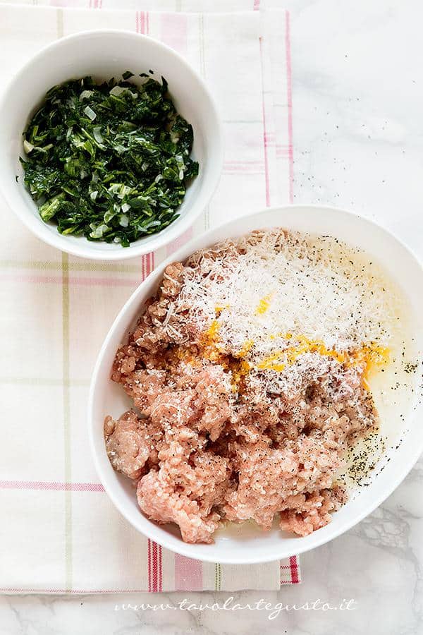 Preparare il polpettone di vitello e rucola - Ricetta Polpettone di vitello e rucola