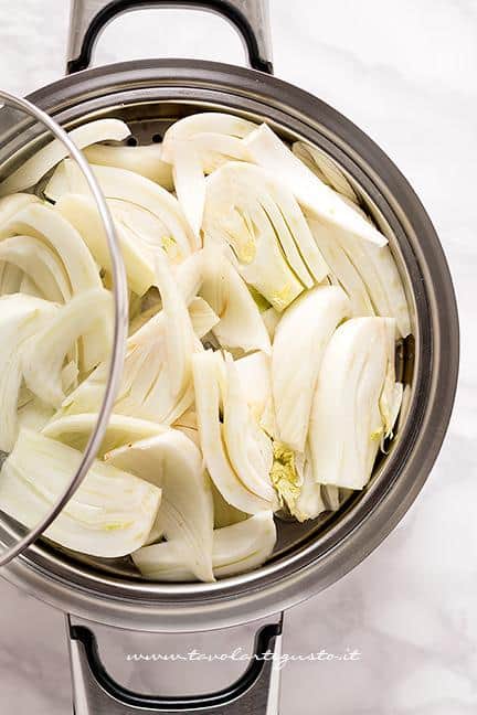 Cuocere a vapore i finocchi - Ricetta Finocchi gratinati