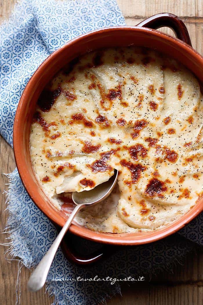 Finocchi Gratinati con besciamella - Ricetta Finocchi Gratinati