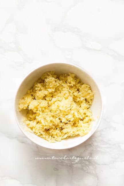 Ricavare la purea di patate - Ricetta Polpette di zucca