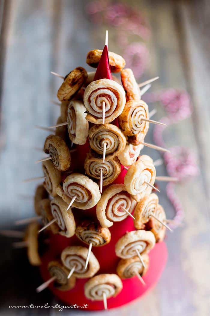 Antipasto di Natale - Albero di Girelle di sfoglia