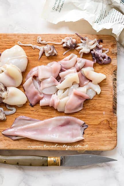 Pulire seppie e calamari - Ricetta Risotto alla pescatora