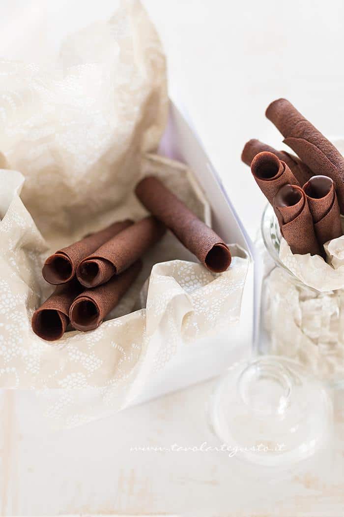 Sigarette di cialda al cacao- Ricetta Sigarette di cialda al cacao;