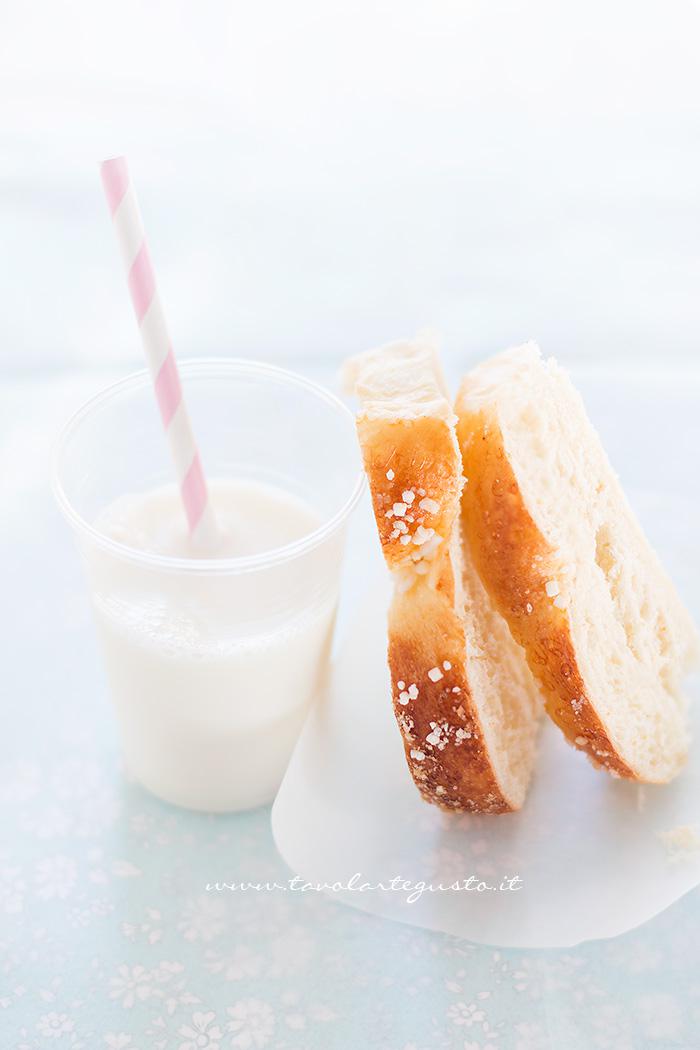 Brioche dolce con solo albumi - Ricetta Brioche dolce agli albumi.