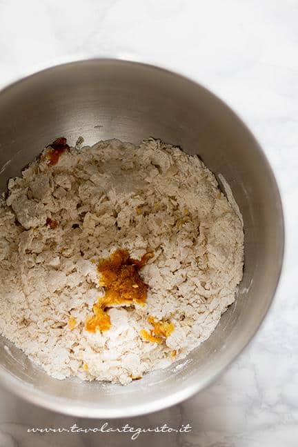 Come fare l'impasto della brioche dolce agli albumi2 - Ricetta Brioche dolce con solo albumi