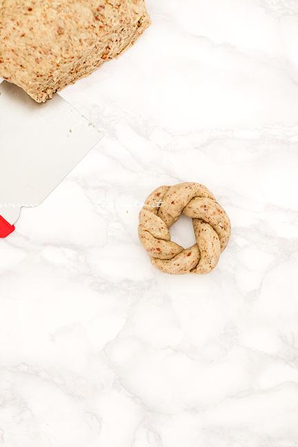 Come formare i Taralli intrecciati4 - Ricetta Taralli sugna e pepe