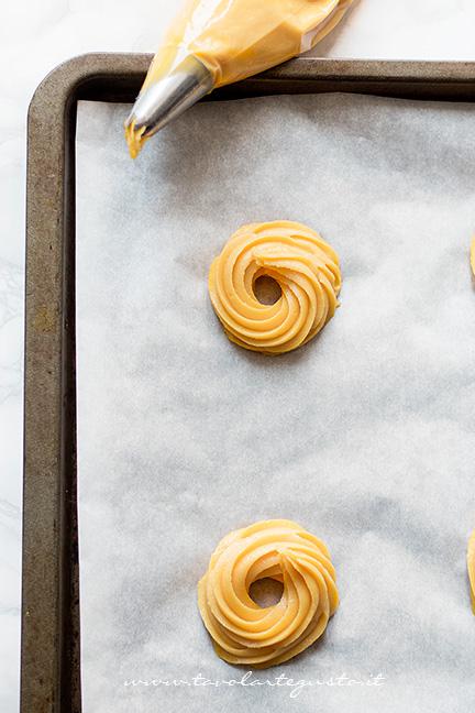 Come formare le zeppole di San giusppe al forno - Ricetta Zeppole di San Giuseppe al forno