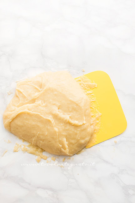 Come preparare l'impasto - Ricetta Zeppole di San Giuseppe fritte