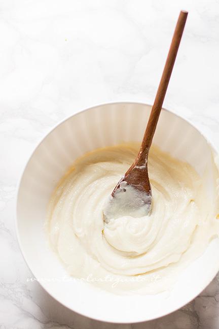 Preparare la crema di ricotta1 - Ricetta Pastiera napoletana