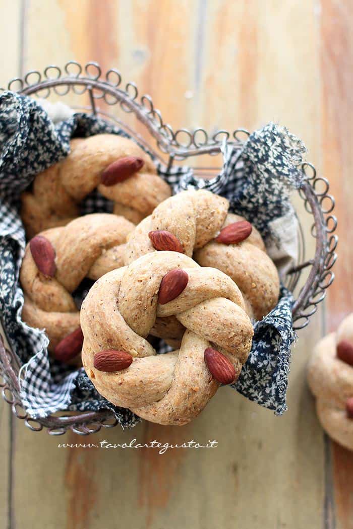 Taralli sugna e pepe, la Ricetta Napoletana