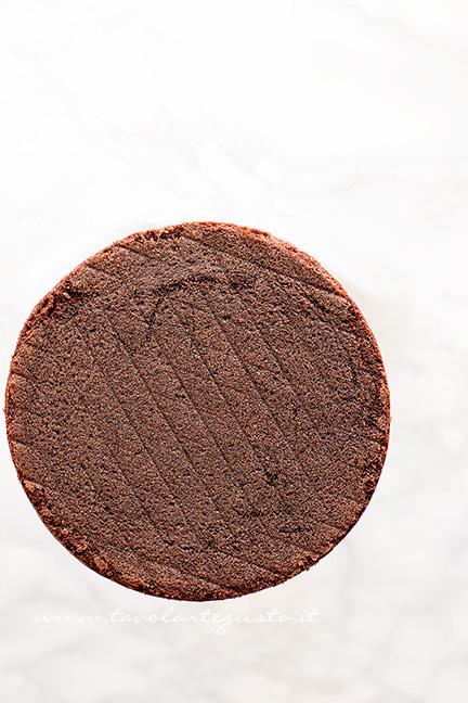 La torta pronta per essere farcita - Ricetta Torta al doppio cioccolato
