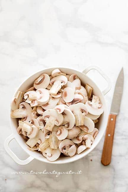 Affettare i Funghi - Ricetta Funghi Trifolati