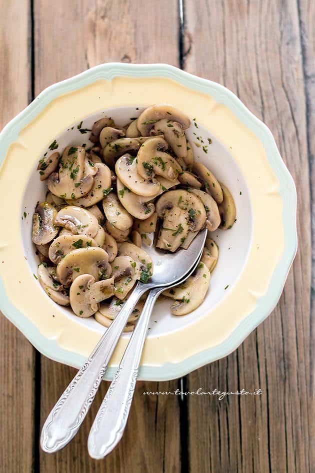 Funghi Trifolati - Ricetta originale, facile e veloce - Ricetta Funghi Trifolati