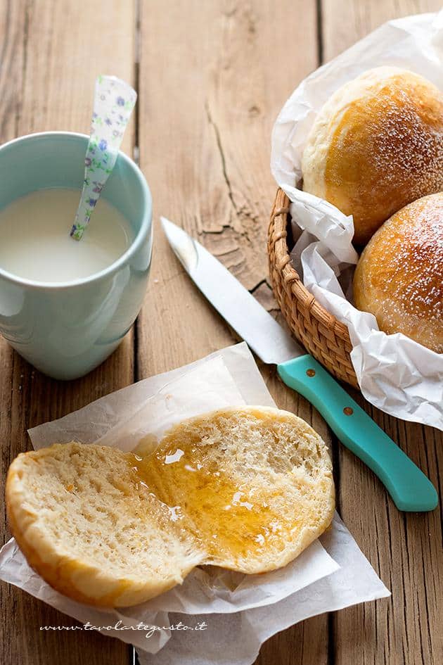 Brioche senza burro, senza uova e senza latte (Brioche all'acqua) 2 - Ricetta Brioche senza burro