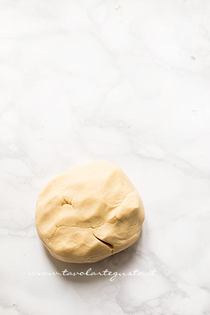 L'impsto pronto per il risposo - Ricetta Pasta frolla morbida