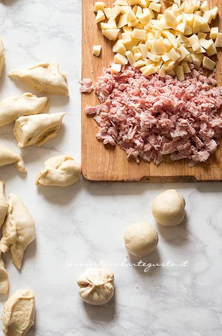 Come formare le palline per il Danubio 2 - Ricetta Danubio Salato