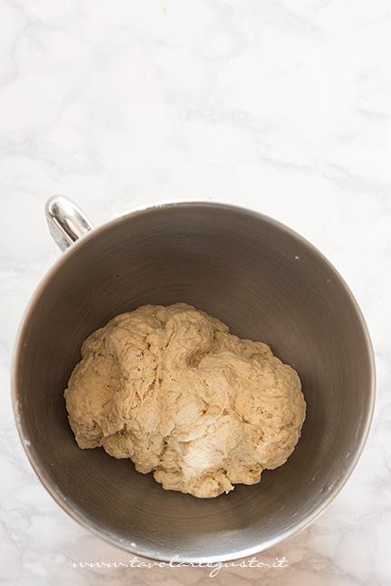 Impasto prima dell'incordatura - Ricetta Danubio Salato