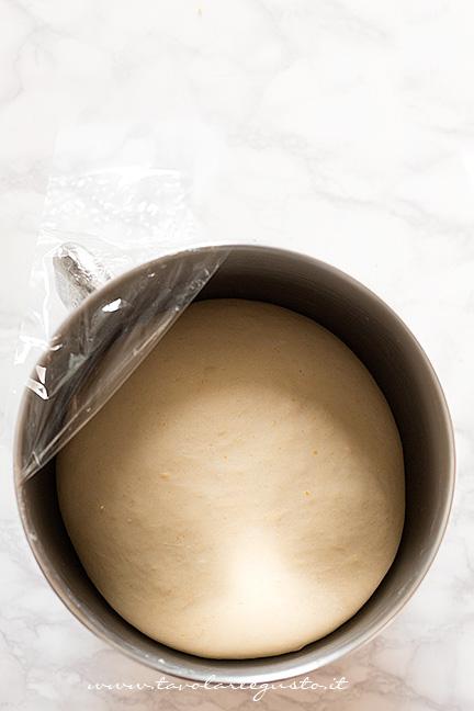 Impasto triplicato di volume - Ricetta Danubio Salato