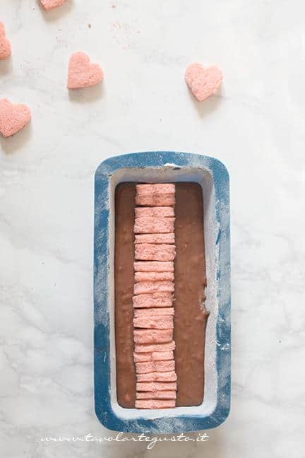 Cuoricini perfettamente allineati al centro - Ricetta Plumcake con cuore a sorpresa
