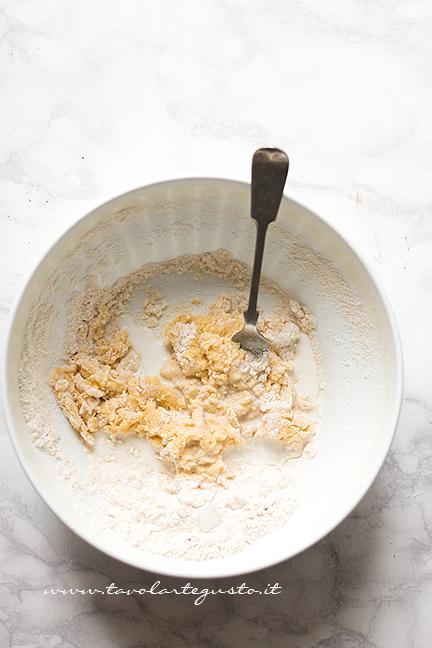 Come fare l'impasto delle Chiacchiere 2 - Ricetta Chiacchiere di Carnevale