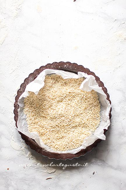 Cuocere in bianco il guscio della Tarte - Ricetta Tarte au Chocolat veloce e facilissima