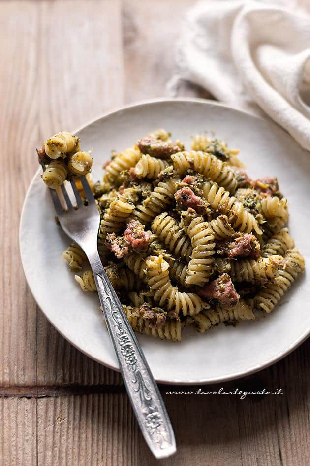 Pasta broccoli e salsiccia - Ricetta Pasta broccoli e saliccia
