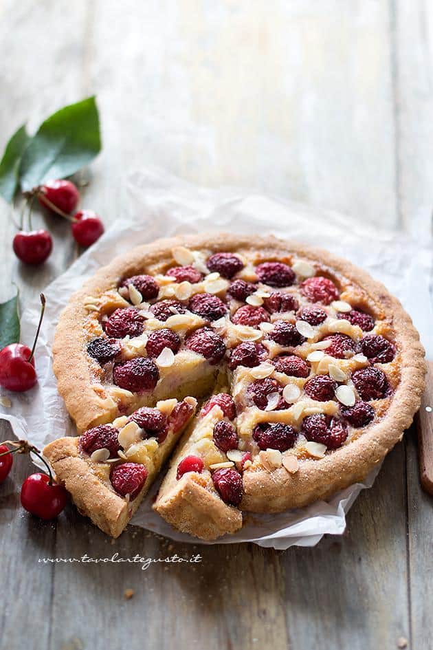 Fette di Crostata morbida di Ciliegie - Ricetta Crostata morbida di Ciliegie