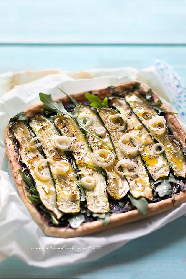 Schiacciata di Zucchine - Ricetta Schiacciata di Zucchine (velocissima e golosa)