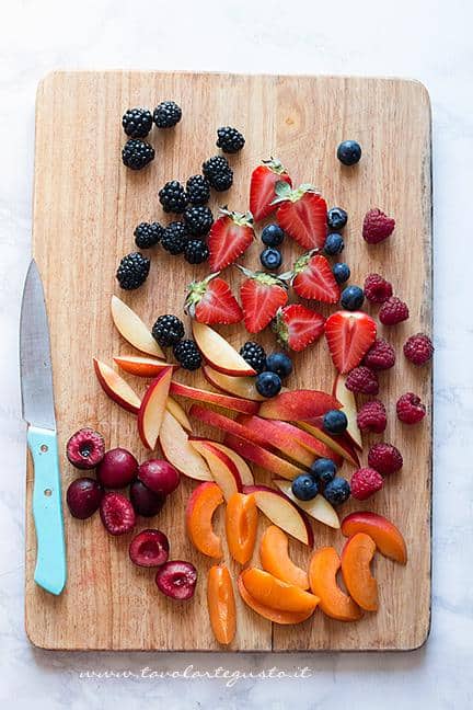 Affettare la frutta - Ricetta Crostata senza cottura alla frutta