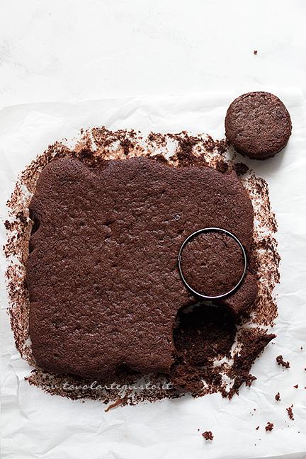 Intagliare le mini cake - Ricetta Mini Cake al cioccolato