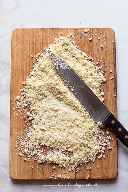 Tiritare il cioccolato bianco finissimo - Ricetta Caprese al limone