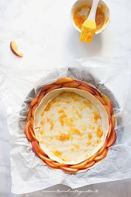 Come fare la Rosa di pesche con la pasta sfoglia - Ricetta torta di pesche e pasta sfoglia
