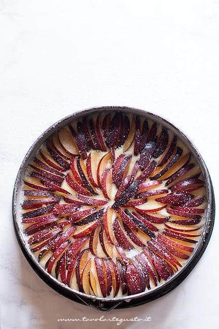 Come fare la Torta alle prugne soffice - Ricetta Tavolartegusto