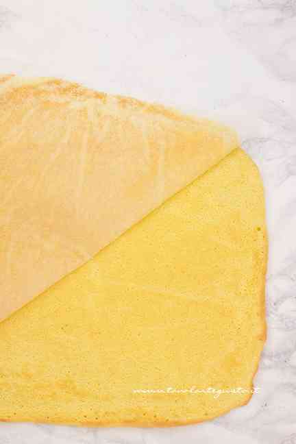 Come fare la base soffice per la Torta ai frutti di bosco 2