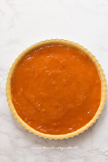 Farcire la crostata con la confettura - Ricetta Crostata alla marmellata