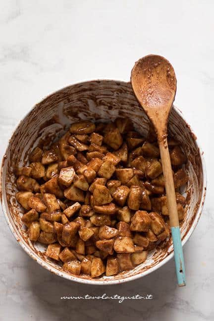 Mele profumate con zucchero e cannella - Ricetta Apple pie