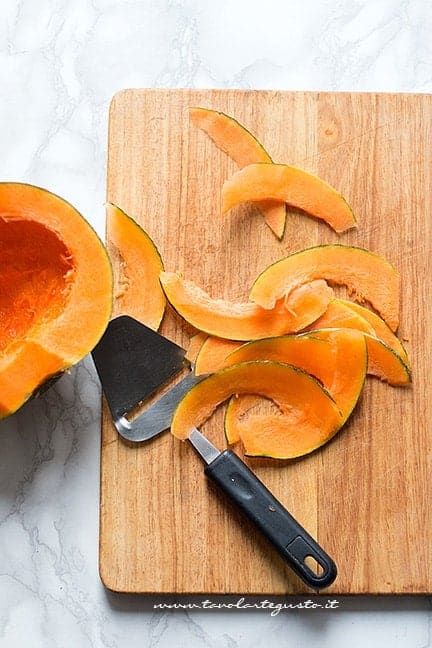 la zucca a fettine sottile - Ricetta Chips di zucca