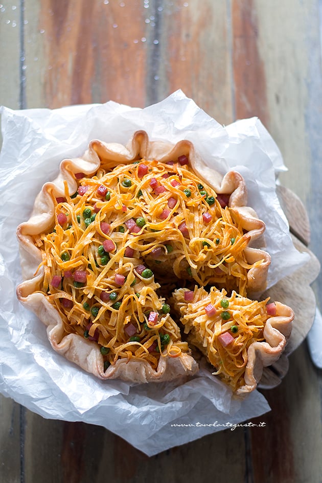 Fette di Torta di Tagliatelle salata - Ricetta Torta di Tagliatelle salata