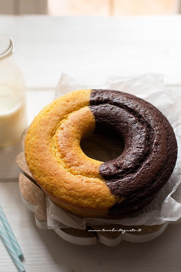 Ciambella abbraccio bicolore soffice