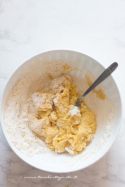 Impasto delle chiacchiere al forno - Ricetta Chiacchiere al forno