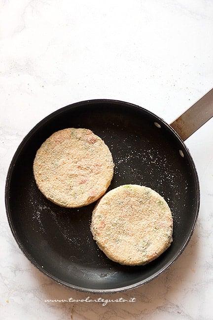 Cuocere gli hamburger alle verdure - Ricetta Hambuger di verdure - Hamburger vegetariani