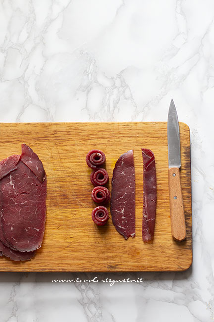 Come fare le roselline di bresaola - Ricetta Cheesecake salata