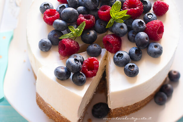 Torta fredda allo yogurt - Ricetta Torta fredda allo yogurt