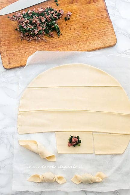 come dare la forma di caramelle - Ricetta Caramelle salate ripiene