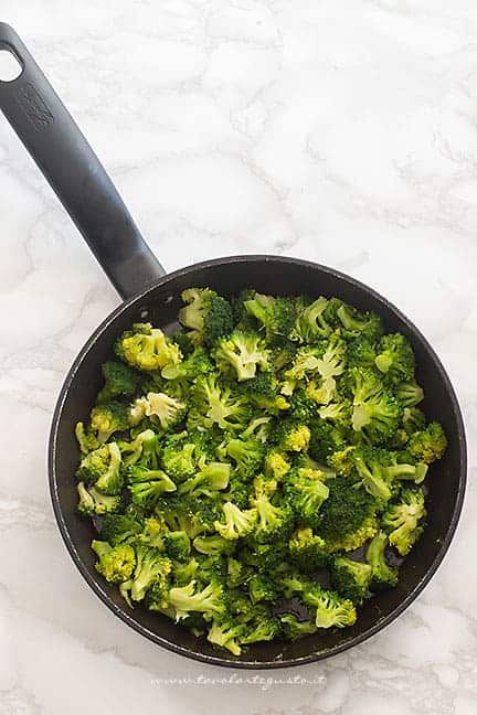 saltare in padella i broccoli - Ricetta Timballo di pasta