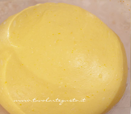 impasto lievitato dei cornetti fatti in casa