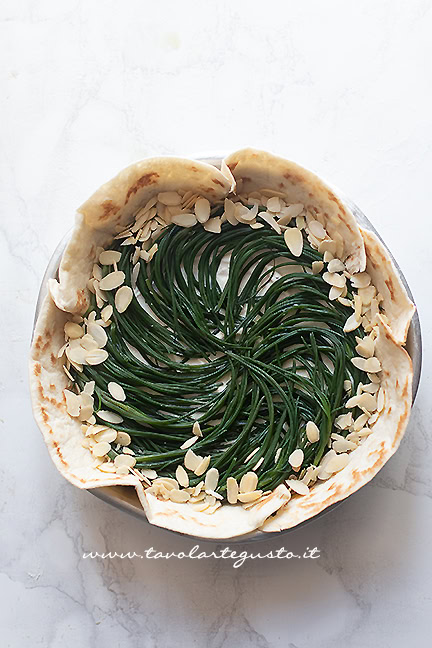 torta salata di piadina pronta da cuocere