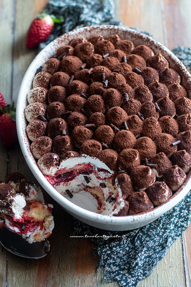Tiramisù fragole e cioccolato - Ricetta Tiramisù fragole e cioccolato