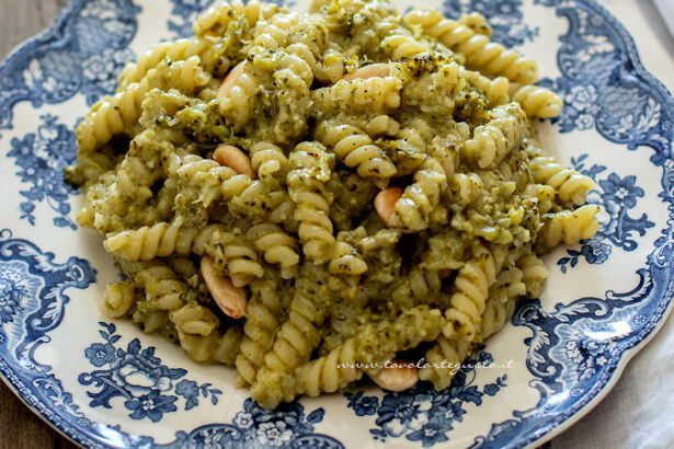 pasta con broccoli alla napoletana ( cremosa)