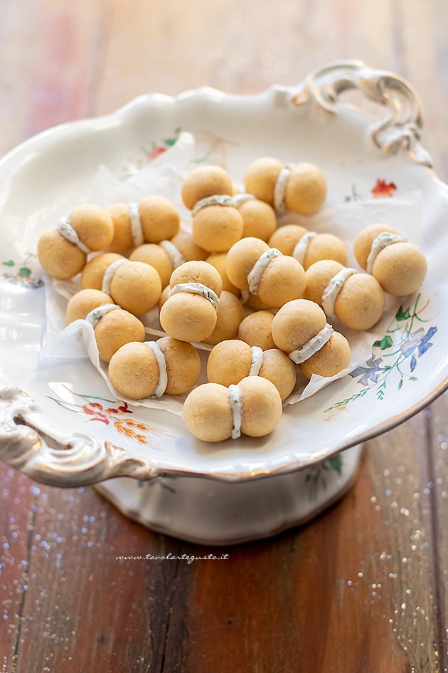 Baci di dama salati - Ricetta Baci salati-